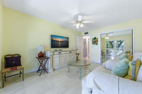 213 Wellington, West Palm Beach FL - photo 17 of 25