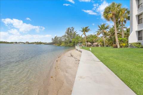 1648 Jupiter Cove Drive #210, Jupiter FL - photo 20 of 31