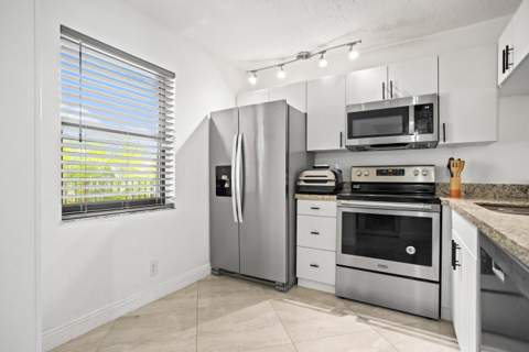 10401 W Broward Boulevard #209, Plantation FL - photo 11 of 16