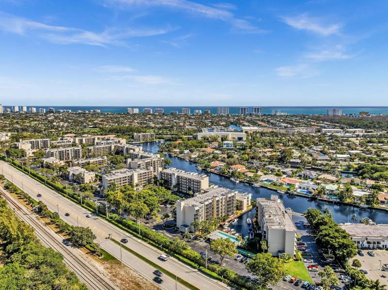 2 bedroom Condominium at 100 Royal Palm Way #303, Boca Royal Apts Cond Bldg B, Boca Raton — photo 2