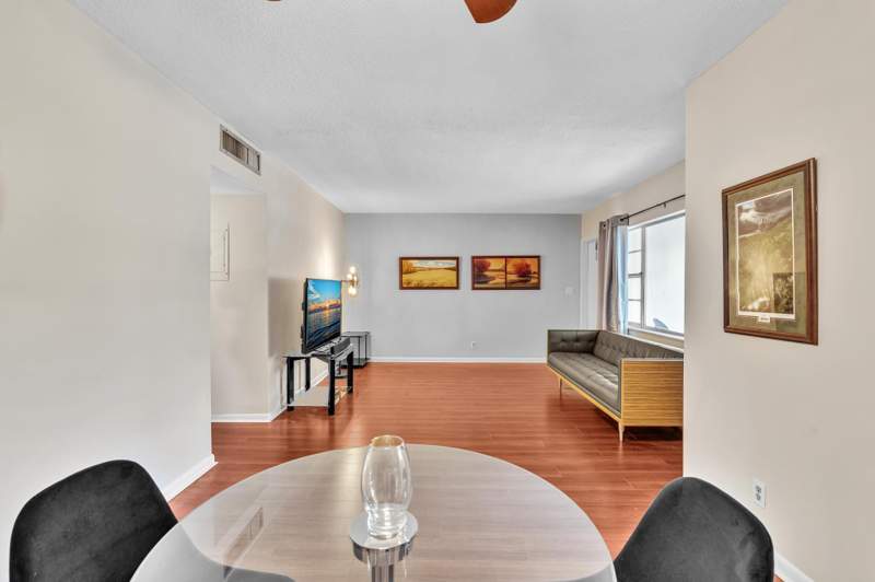 2 bedroom Condominium at 100 Royal Palm Way #303, Boca Royal Apts Cond Bldg B, Boca Raton — photo 5