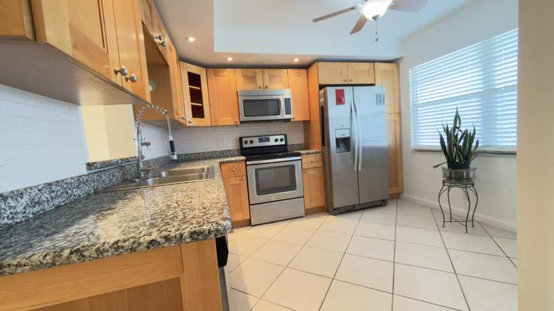 2 bedroom Condominium at 2404 Antigua, Antigua Village II D Condo, Coconut Creek — photo 4