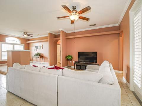 581 SW Grove Avenue, Port St. Lucie FL - photo 6 of 38