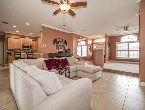 581 SW Grove Avenue, Port St. Lucie FL - photo 7 of 38