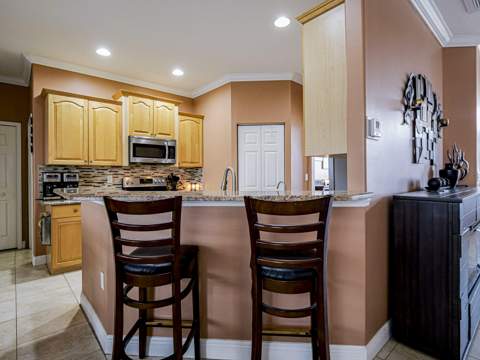 581 SW Grove Avenue, Port St. Lucie FL - photo 8 of 38