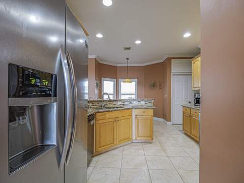 581 SW Grove Avenue, Port St. Lucie FL - photo 9 of 38