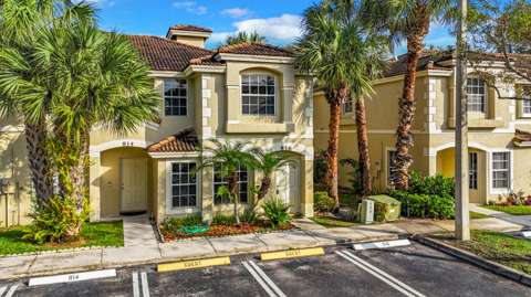 816 Summit Lake Drive, home for sale in West Palm Beach 33406