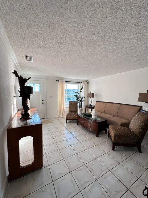 10079 Yeoman Lane, Royal Palm Beach FL - photo 9 of 31