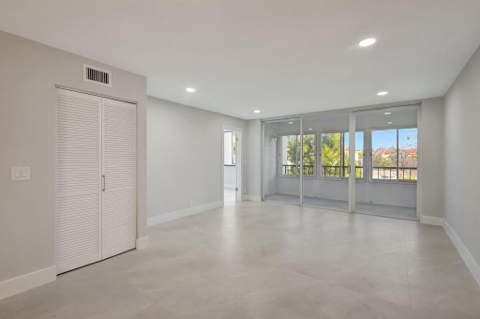 4090 Tivoli Court #208, Lake Worth FL - photo 14 of 28