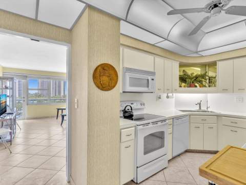 3300 NE 36th Street #721, Fort Lauderdale FL - photo 16 of 48
