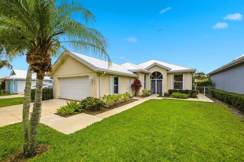 3 bedroom Single Family Residence at 2860 SW Brighton Way, The Meadows At Martin Downs, Palm City — photo 2