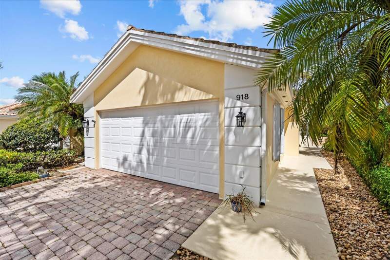 2 bedroom Villa at 918 SW Balmoral Trace, Florida Club, Stuart — photo 2
