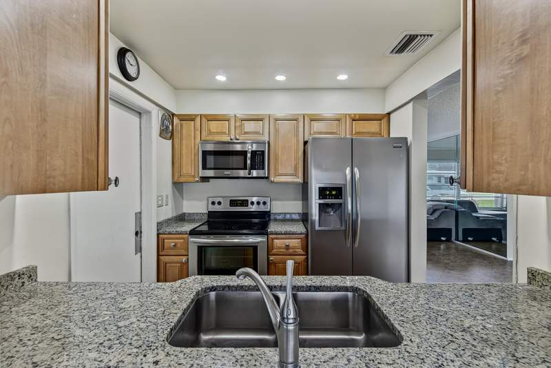 2 bedroom Single Family Residence at 2581 E Golf Boulevard, Leisureville First Sec, Pompano Beach — photo 3