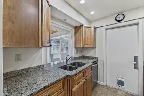 2581 E Golf Boulevard, Pompano Beach FL - photo 6 of 55