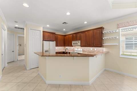 7328 Sea Pines Court, Port St. Lucie FL - photo 14 of 37