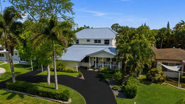 1515 SW 13th Court home for sale in Shady Banks