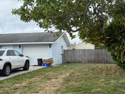 6817 Florida Drive, Lake Worth FL - photo 21 of 34