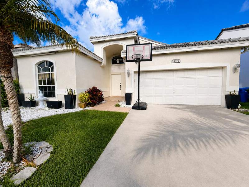 3 bedroom Single Family Residence at 3071 Dogwood Lane, Holiday Springs East, Margate — photo 2