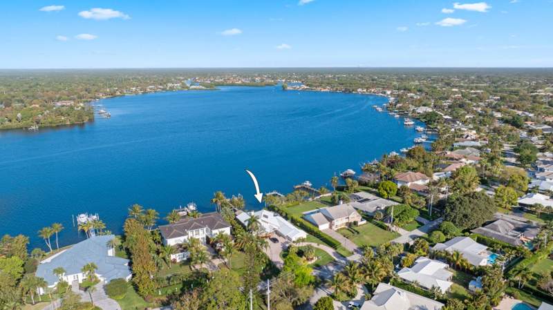 4 bedroom Single Family Residence at 163 River Drive, Tequesta Country Club, Tequesta — photo 2