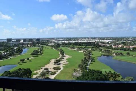 2425 Presidential Way #1905, West Palm Beach FL - photo 15 of 23