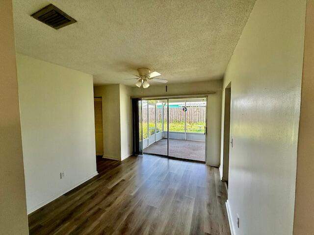 3 bedroom Single Family Residence at 717 SE Alamanda Circle, East Lake Charlotte Estates, Stuart — photo 3