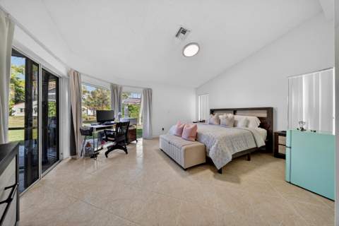 113 Egret Circle, Greenacres FL - photo 16 of 37