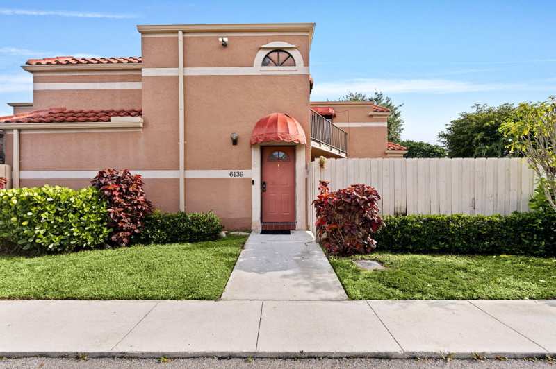 3 bedroom Townhouse at 6139 Seven Springs Boulevard, Seven Springs 2, Greenacres — photo 1
