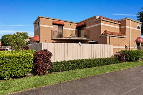 6139 Seven Springs Boulevard, Greenacres FL - photo 18 of 19