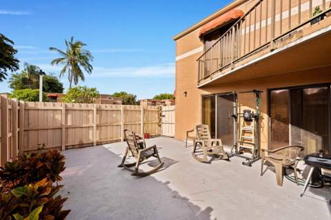 6139 Seven Springs Boulevard, Greenacres FL - photo 14 of 19