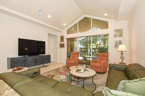 7600 Greenbrier Circle, Port St. Lucie FL - photo 19 of 75