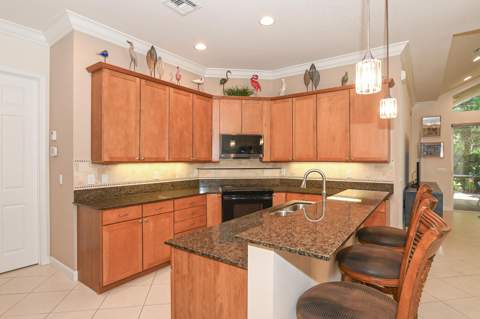 7600 Greenbrier Circle, Port St. Lucie FL - photo 9 of 75