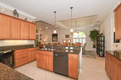 7600 Greenbrier Circle, Port St. Lucie FL - photo 13 of 75
