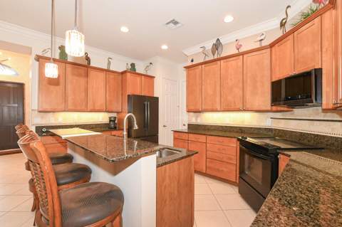 7600 Greenbrier Circle, Port St. Lucie FL - photo 14 of 75