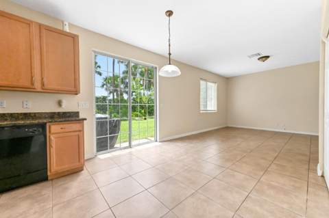 6819 Osage Circle, West Palm Beach FL - photo 12 of 37