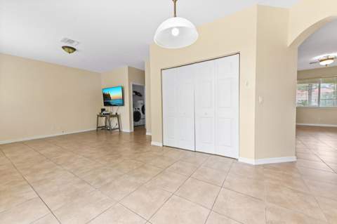 6819 Osage Circle, West Palm Beach FL - photo 14 of 37