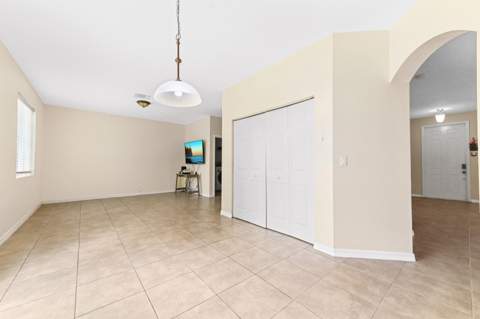 6819 Osage Circle, West Palm Beach FL - photo 16 of 37