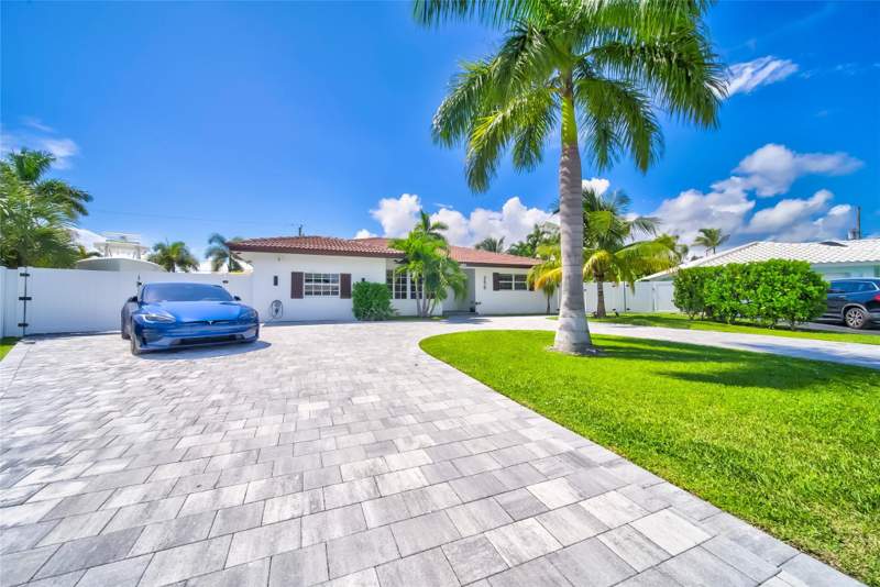 4 bedroom Single Family Residence at 250 NE 27th Court, Boca Woods, Boca Raton — photo 3