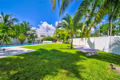 250 NE 27th Court, Boca Raton FL - photo 10 of 36