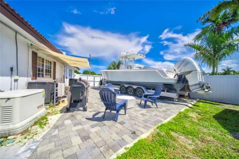 250 NE 27th Court, Boca Raton FL - photo 17 of 36