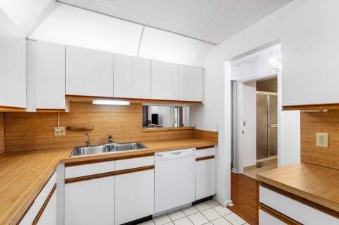 10137 Mangrove Drive #203, Boynton Beach FL - photo 11 of 64