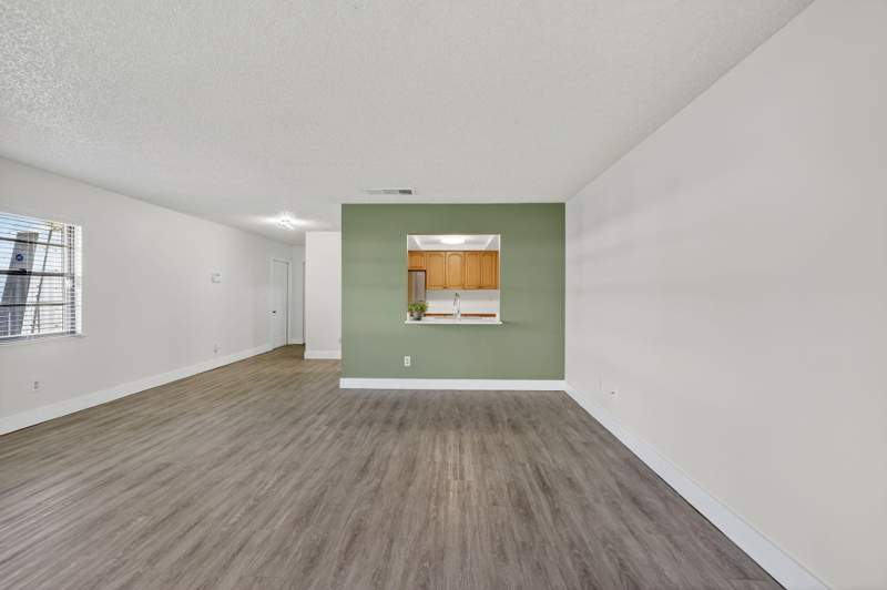 1 bedroom Condominium at 2513 S 17th Street #206, Woodlands Condominium Apartment Building 2, Fort Pierce — photo 4