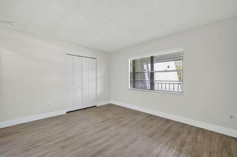 2513 S 17th Street #206, Fort Pierce FL - photo 13 of 26