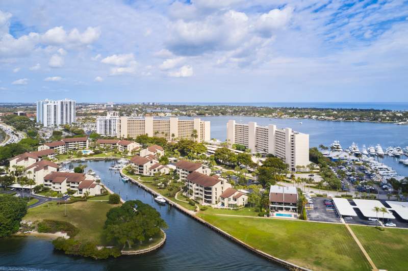 2 bedroom Condominium at 136 Lakeshore Drive #211, Old Port Cove, North Palm Beach — photo 2