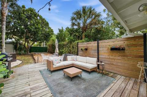 117 S Palmway, Lake Worth Beach FL - photo 6 of 35