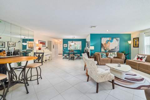6303 Silver Moon Lane, Greenacres FL - photo 9 of 47