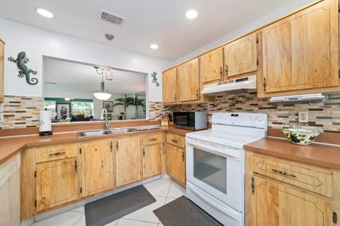 6303 Silver Moon Lane, Greenacres FL - photo 16 of 47