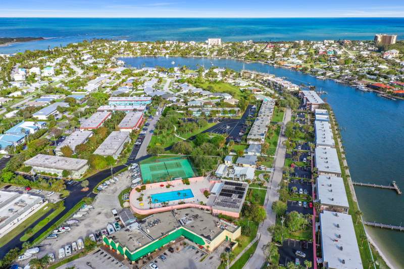 1 bedroom Condominium at 1309 Bayshore Drive #203, Colonnades Condominium No 1, Fort Pierce — photo 2