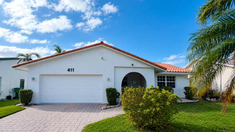 5 bedroom Single Family Residence at 411 SE 4th Street, Hollywood Center Amen Plat, Dania Beach — photo 1