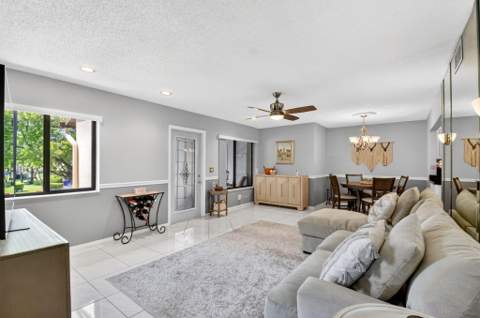 207 Pine Hov Circle #D2, Greenacres FL - photo 10 of 36