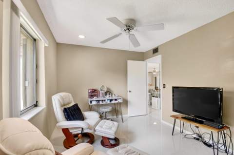 207 Pine Hov Circle #D2, Greenacres FL - photo 21 of 36